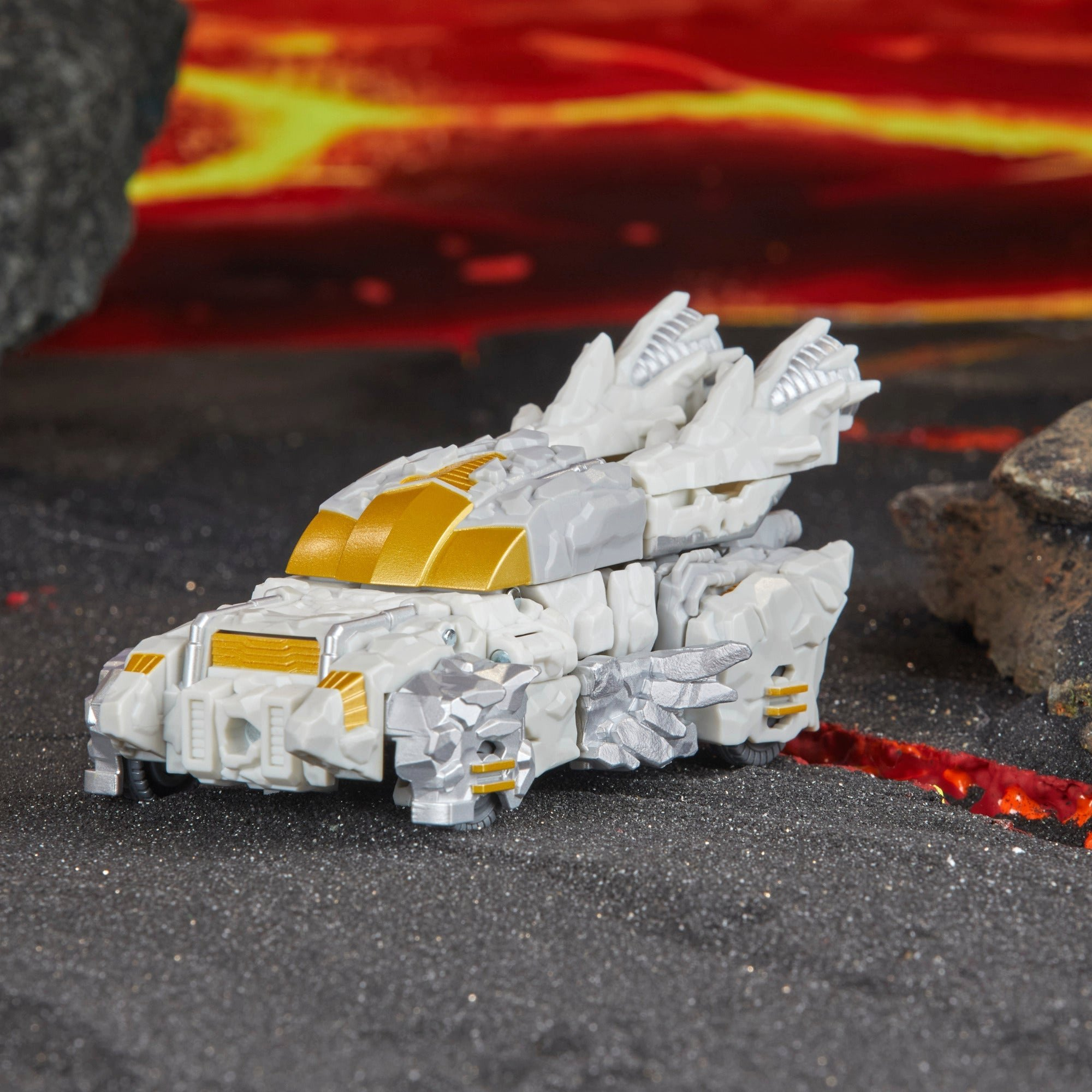 Hasbro Pulse Transformers Legacy United Deluxe Class Infernac Universe Nucleous