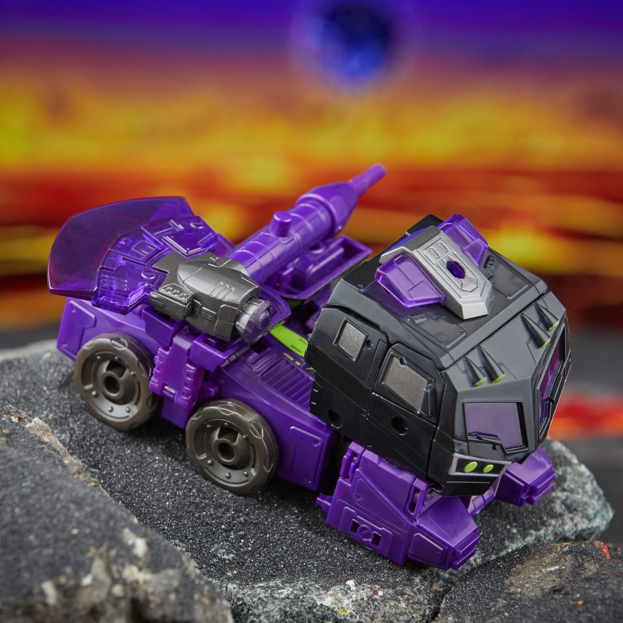 Hasbro Pulse Transformers Legacy United Voyager Class Transformers: Animated Universe Decepticon Motormaster