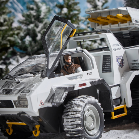 Hasbro Pulse G.I. Joe Classified Series Snow C.A.T. (Combat All-Terrain) Vehicle With Farley "Frostbite" Seward Action Figure