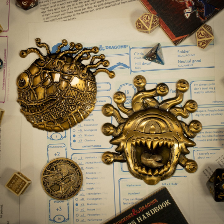 Hasbro Pulse Dungeons & Dragons 50th Anniversary Limited Edition Beholder Twin Medallion Set
